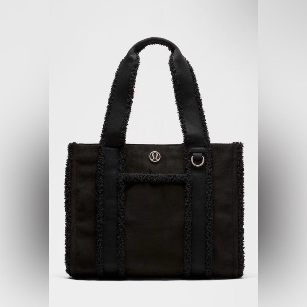 NWT Lululemon 10L Tote
